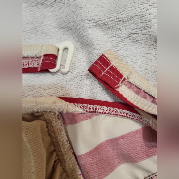 Retro Style Bikini - Picture 10 of 12